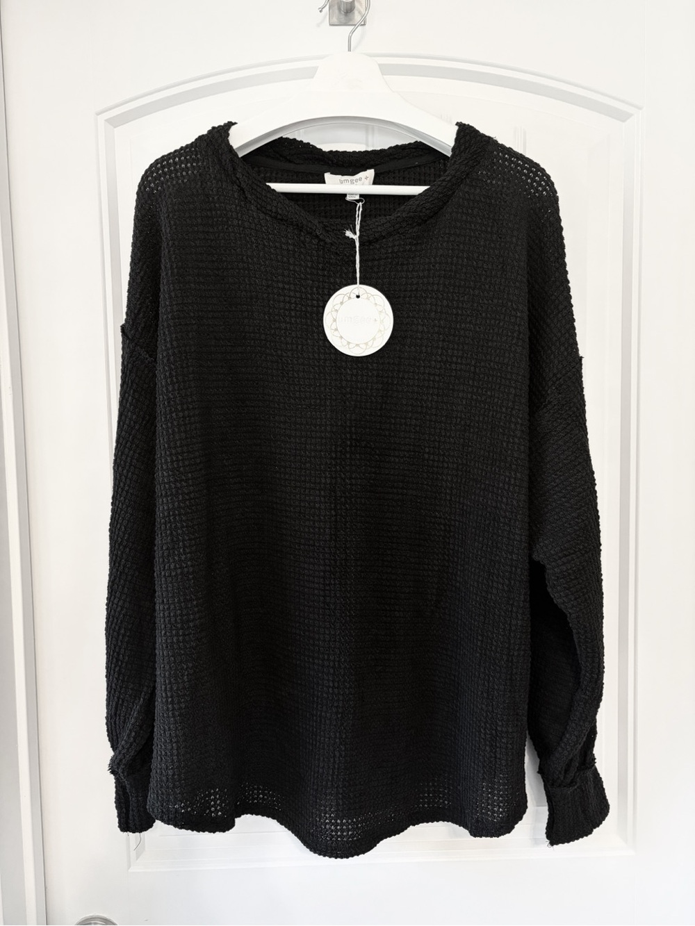 UMGEE I NWT Black Waffle Knit Lightweight Crew Pullover